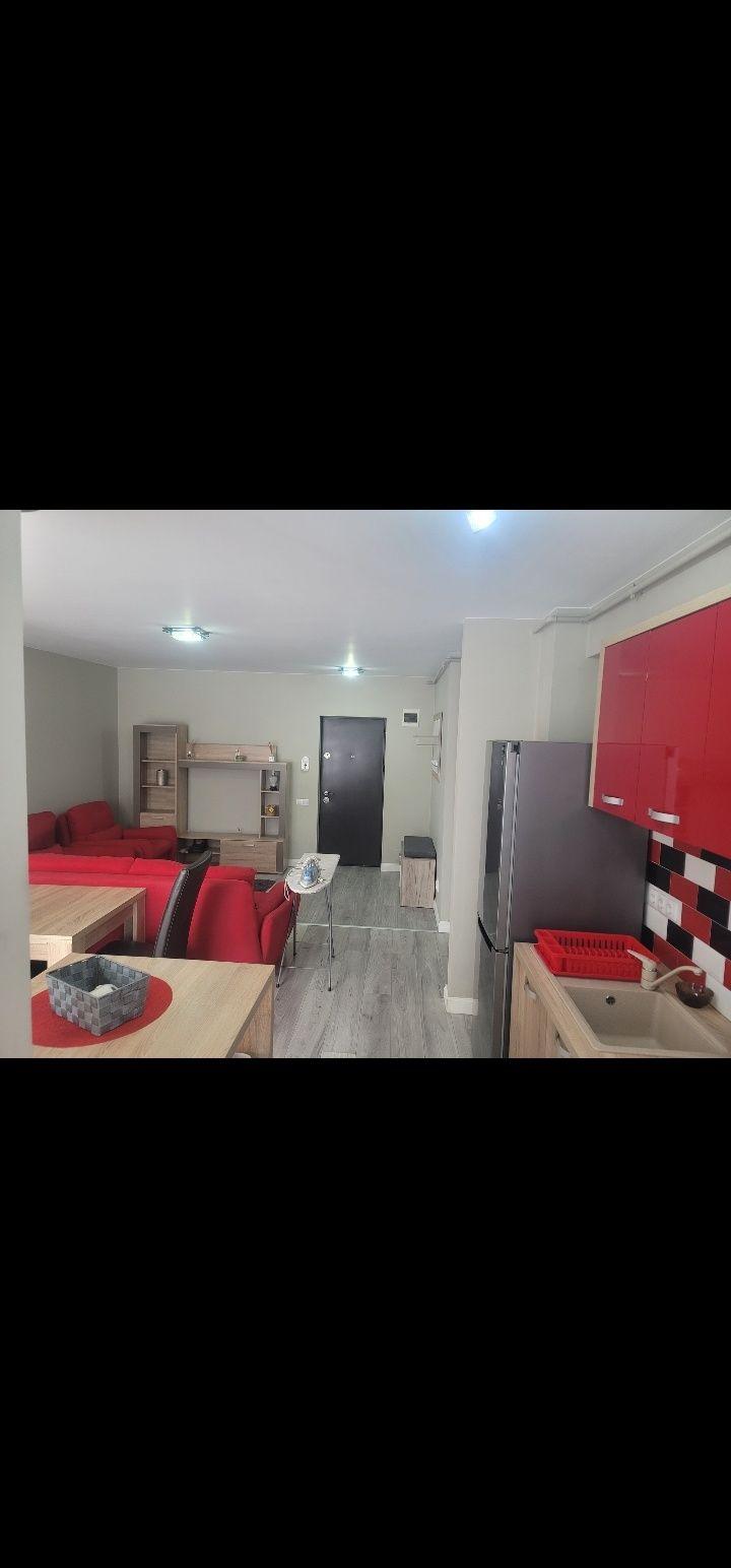 Inchiriez ap 2 camere  zona Muzeul Apei, Floresti, parter 50mp, parcare inclusă AC  mașină spălat
