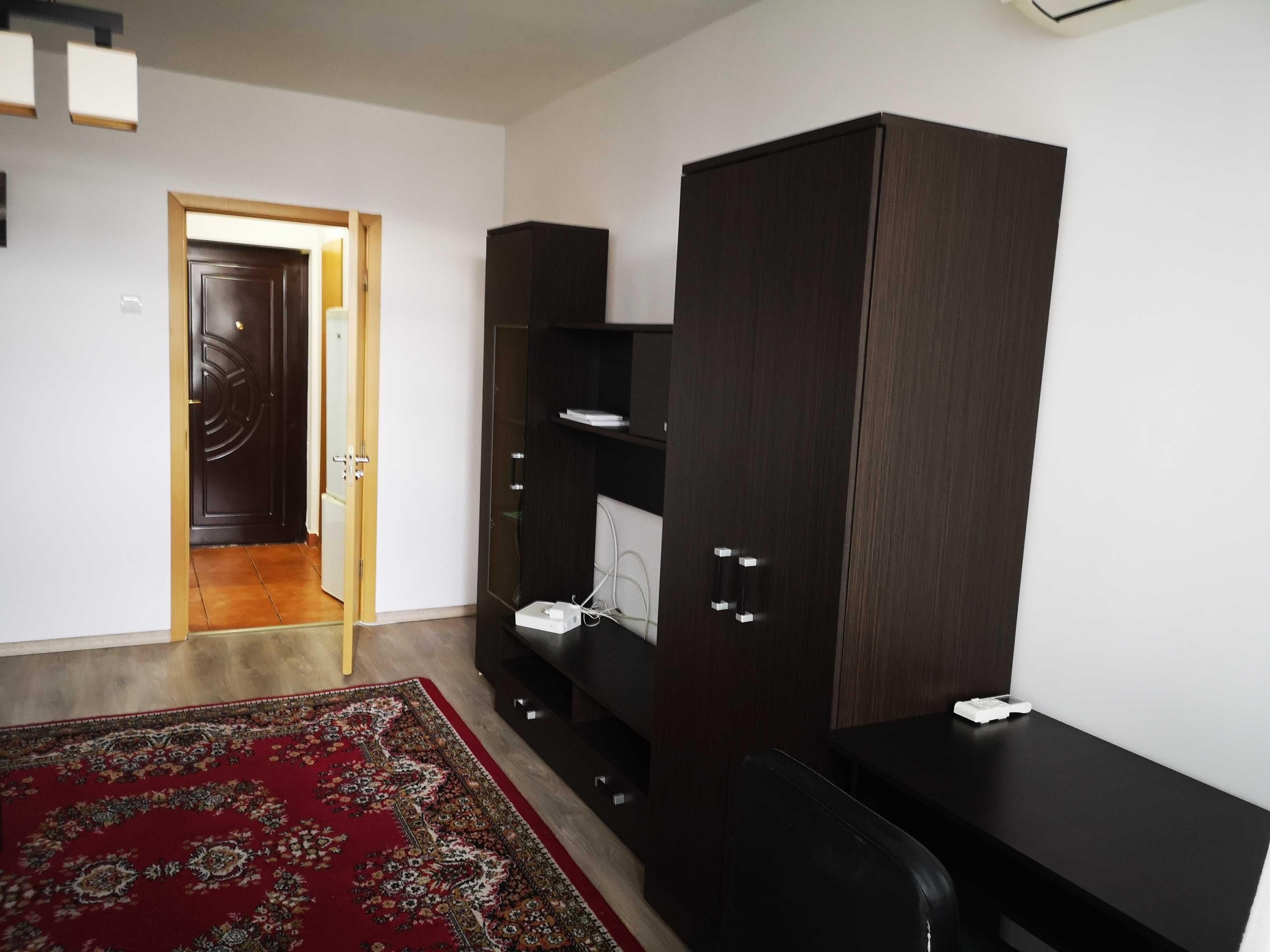 Dau in chirie garsoniera strada C. Brancusi, zona Diana