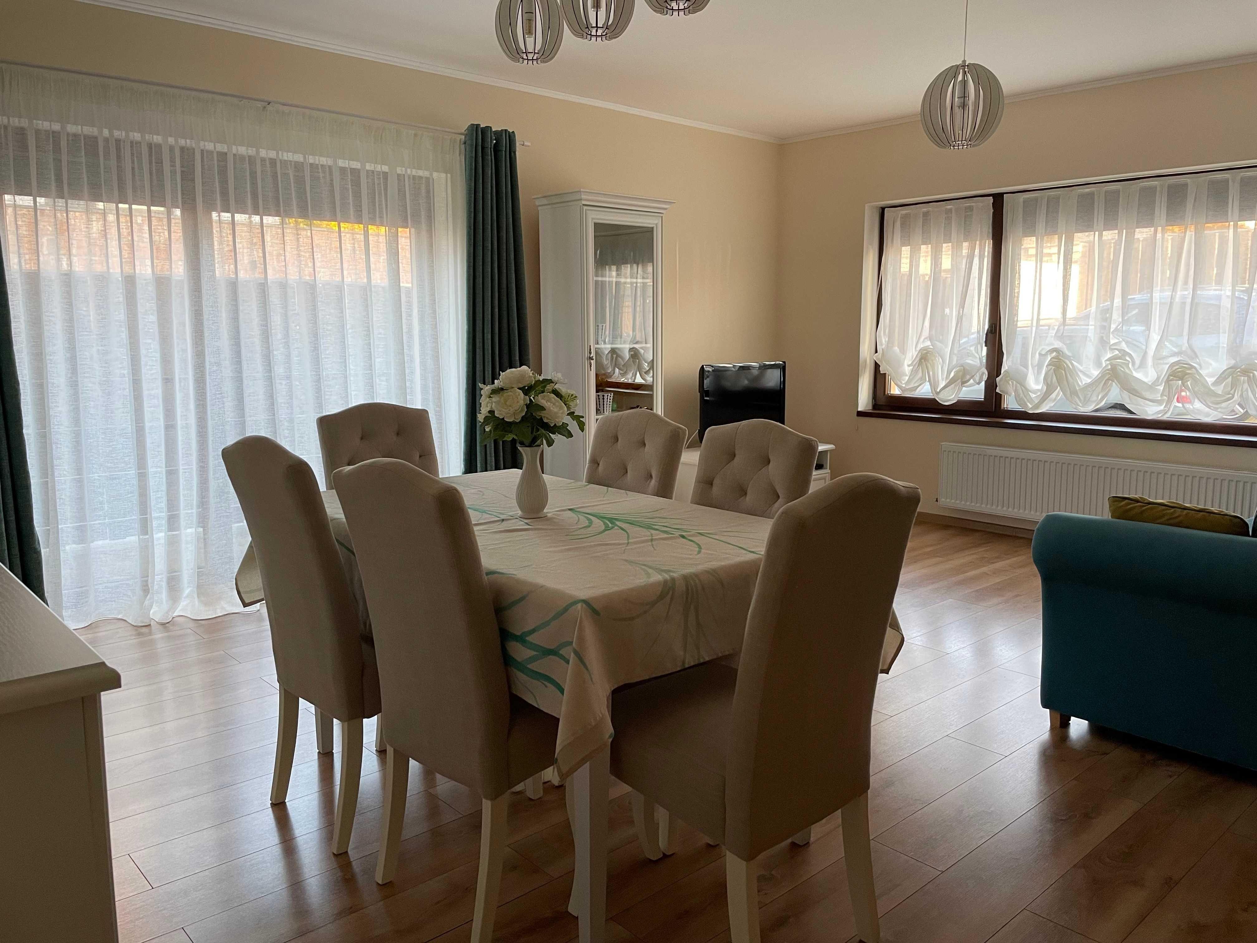 Inchiriez apartament 2 camere (56mp) cu parcare, in cart. Dambul Rotund