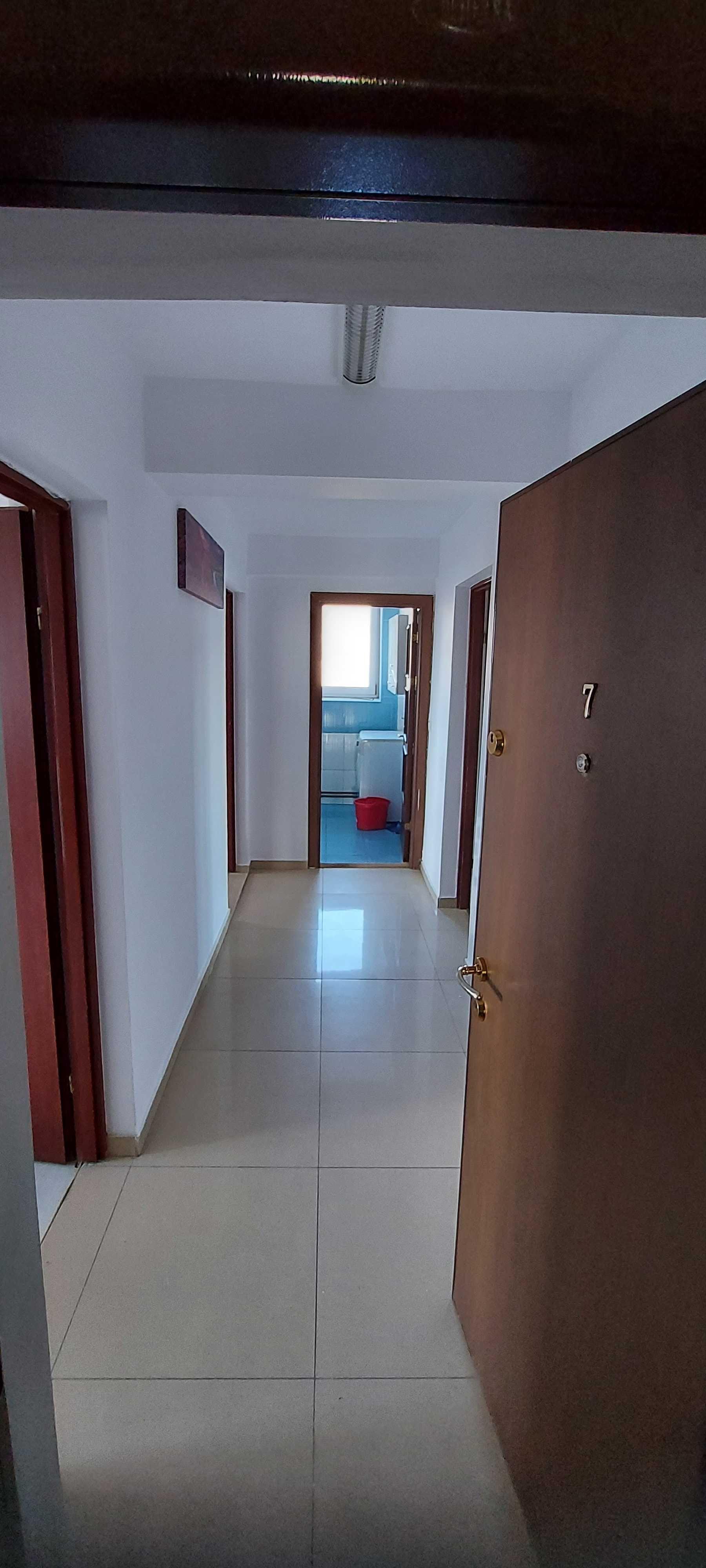 Dau in chirie ap 3 camere 115 mp zona Emerson pt echipe de meseriasi - imagine 1