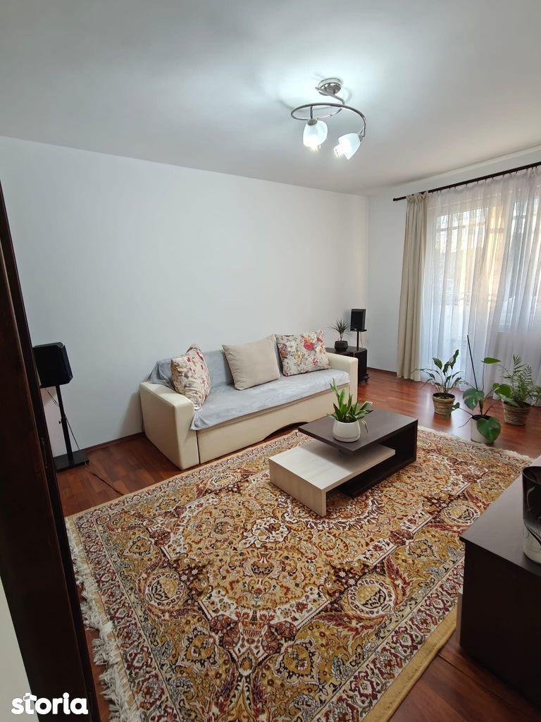 Apartament 2 camere+ garaj+ pivnita, etaj intermediar- cartier Unirii