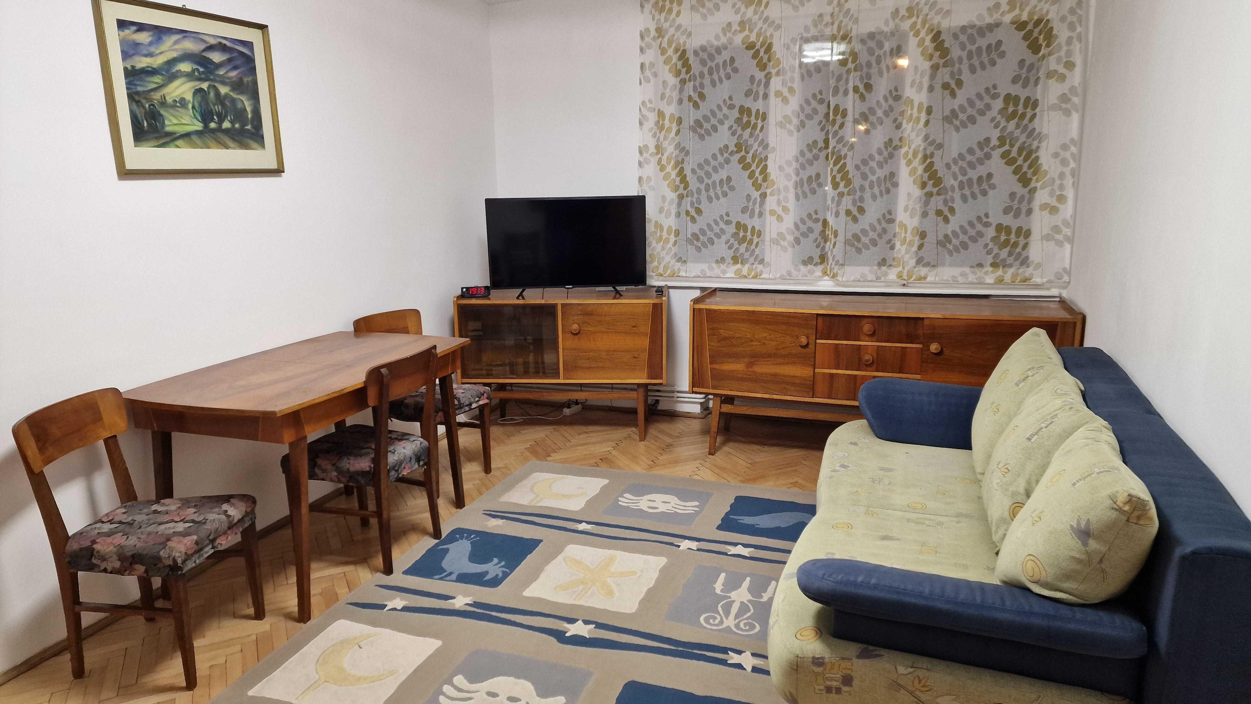 Inchiriez apartament cu trei camere, complet renovata, zona cornisa. - imagine 1