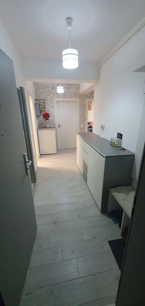 Apartament cu 2 camere decomandat de inchiriat