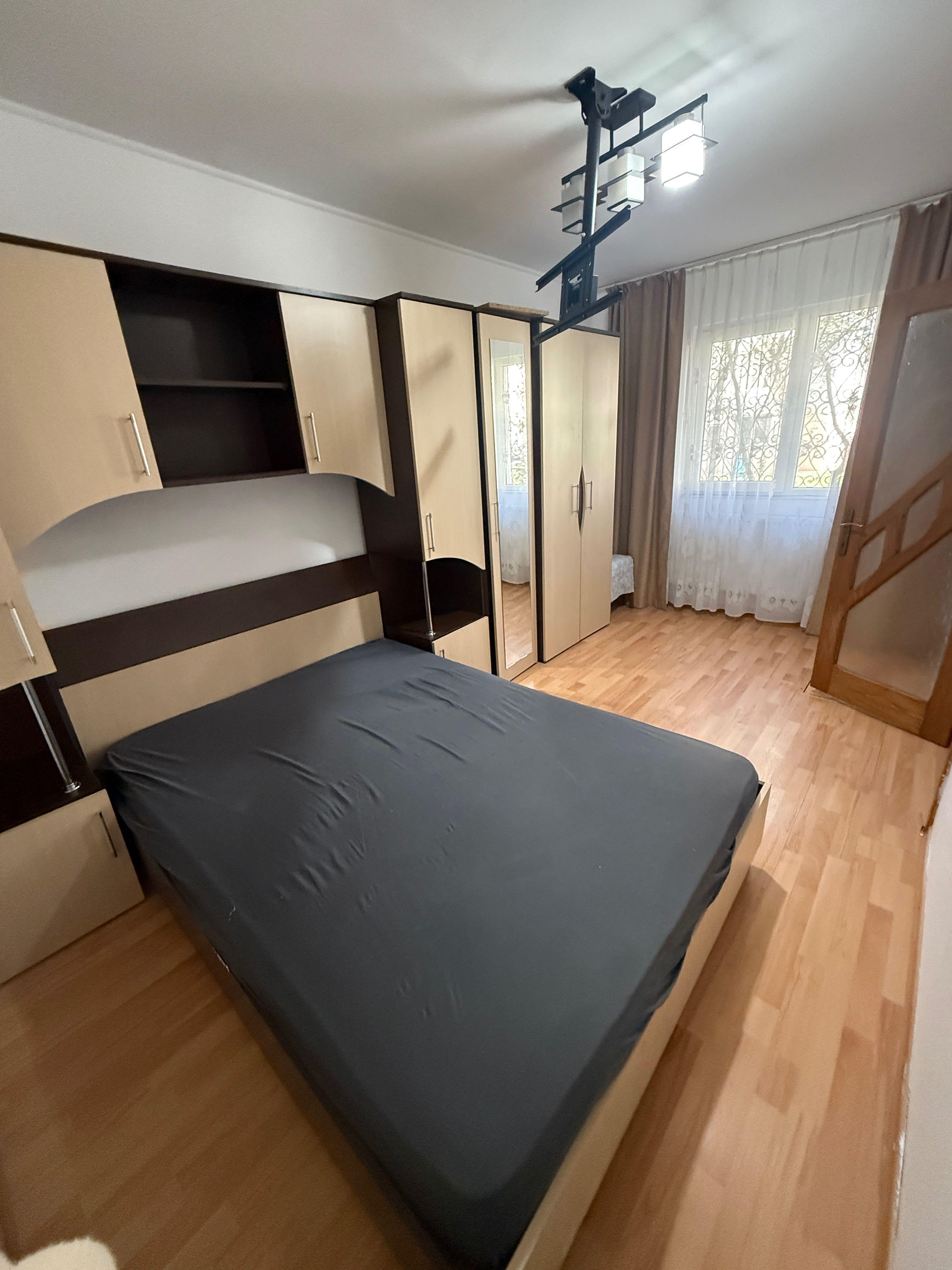 Apartament de inchiat Scoala 8