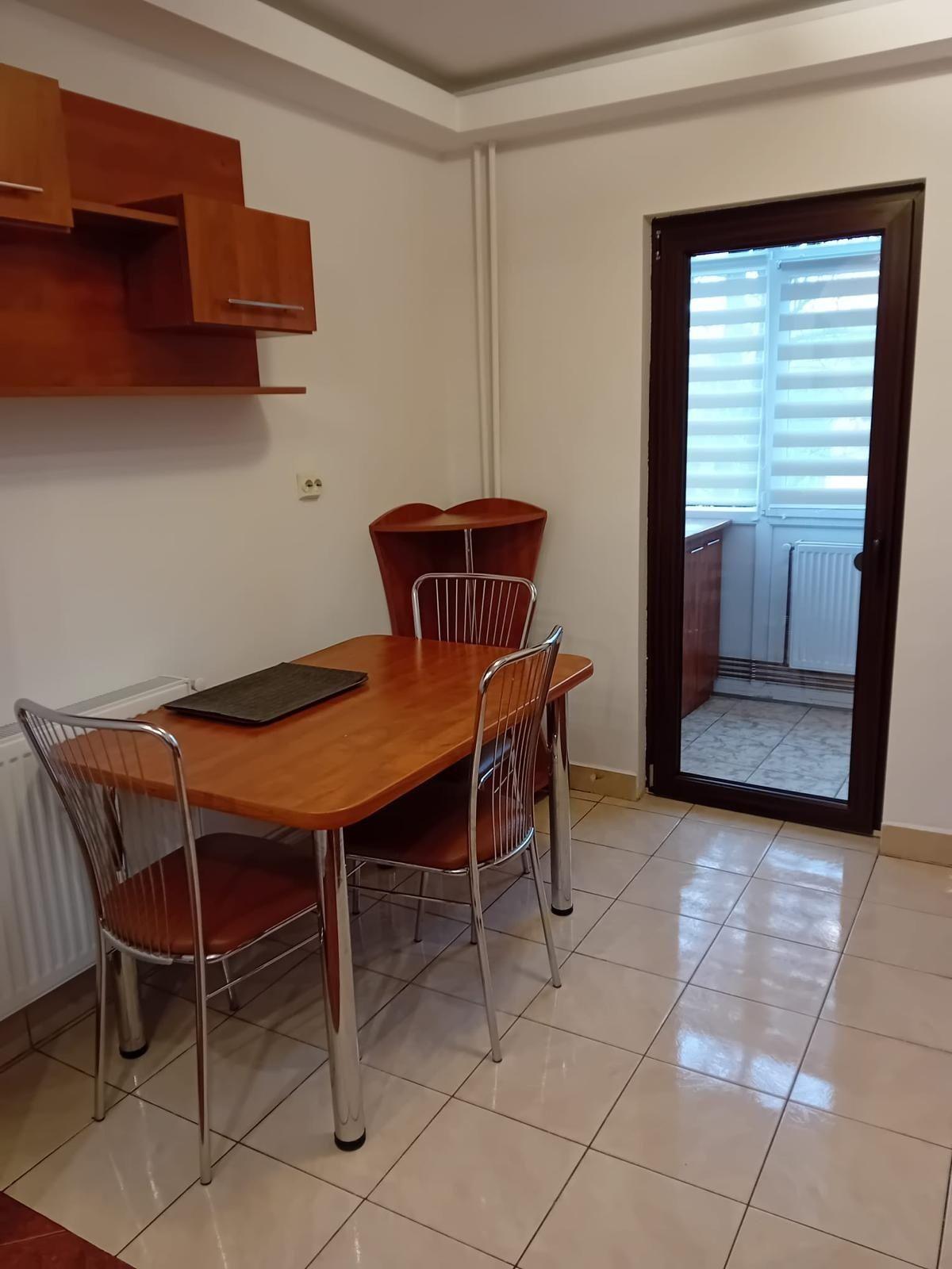 Inchiriez apartament 2 camere decomandat Sararilor M27, AC, centrală