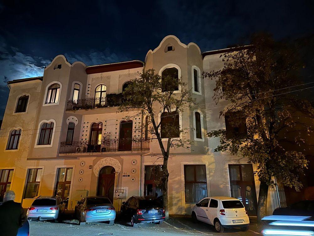 De vanzare apartament 2 camere regim hotelier - imagine 1