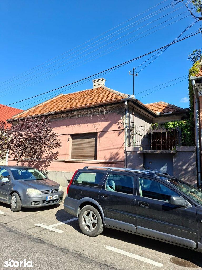 Ansamblu doua case (vechie + noua) ultracentral/zona zero Oradea - imagine 1