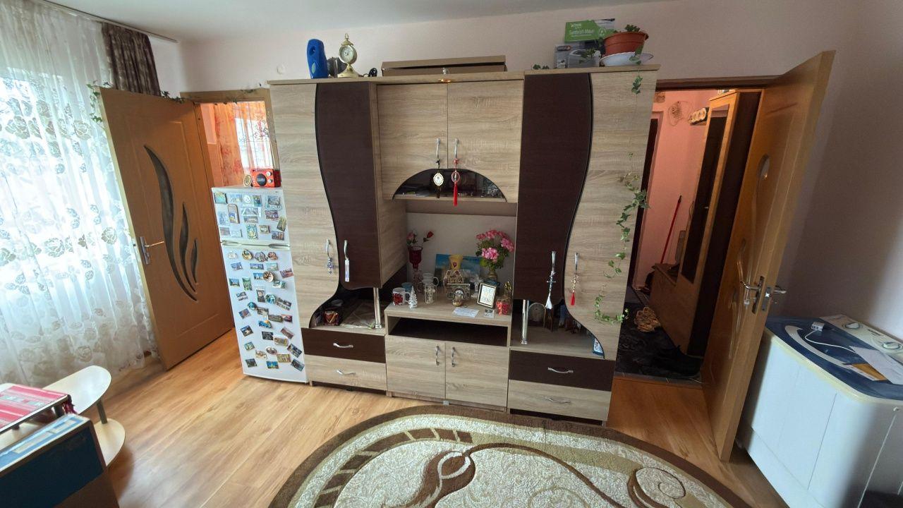 Vand apartament 2 camere, mobilat - imagine 1