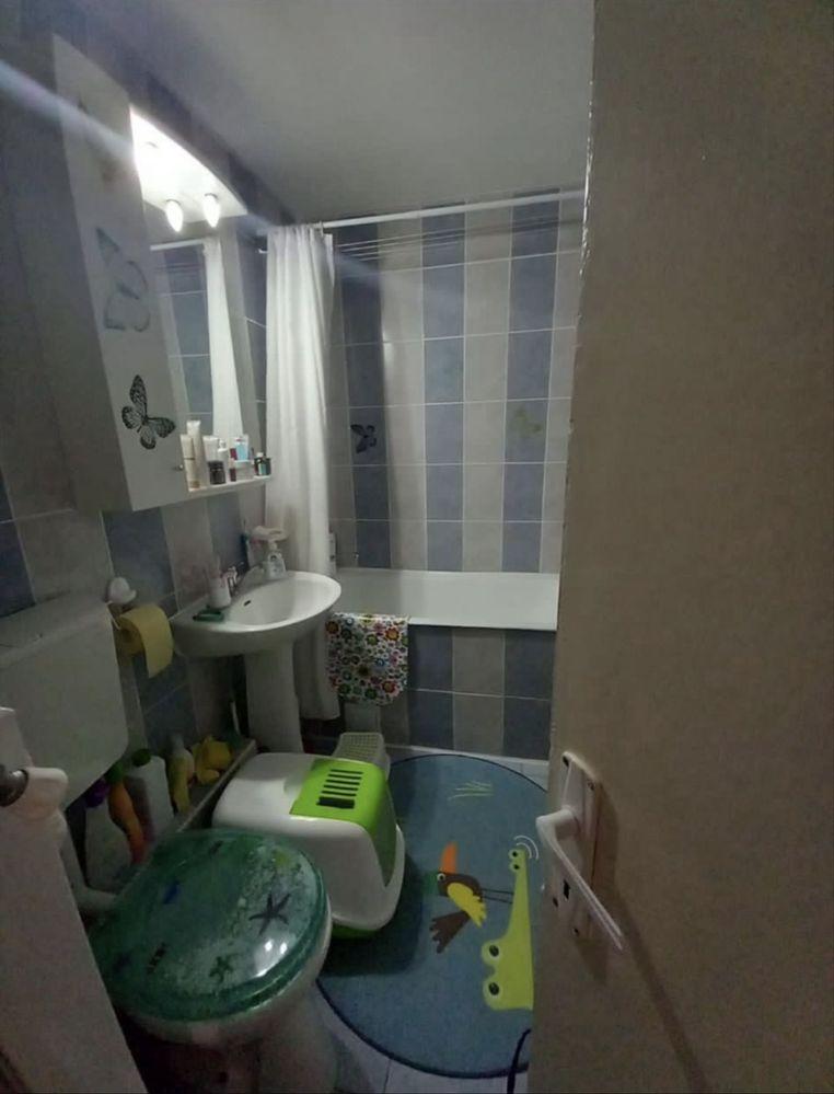 Chirie 330 euro + o luna garantie, negociabil, Zona Mihai Bravu, etajul 2, disponibil din 10 mai - imagine 1