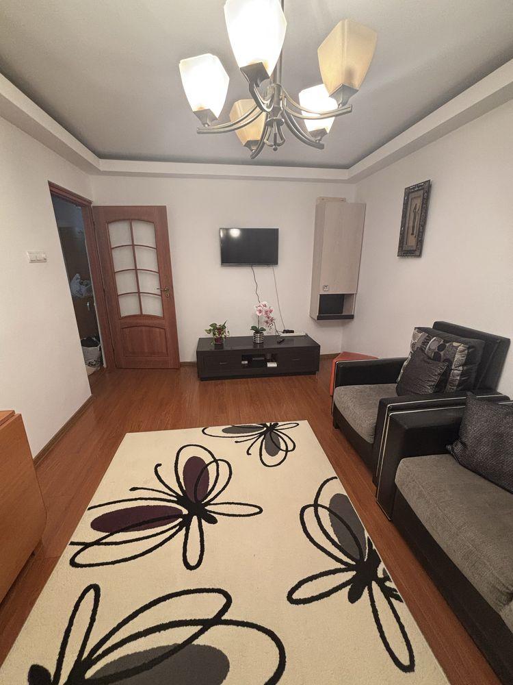 Inchiriez apartament 3 camere 9Mai