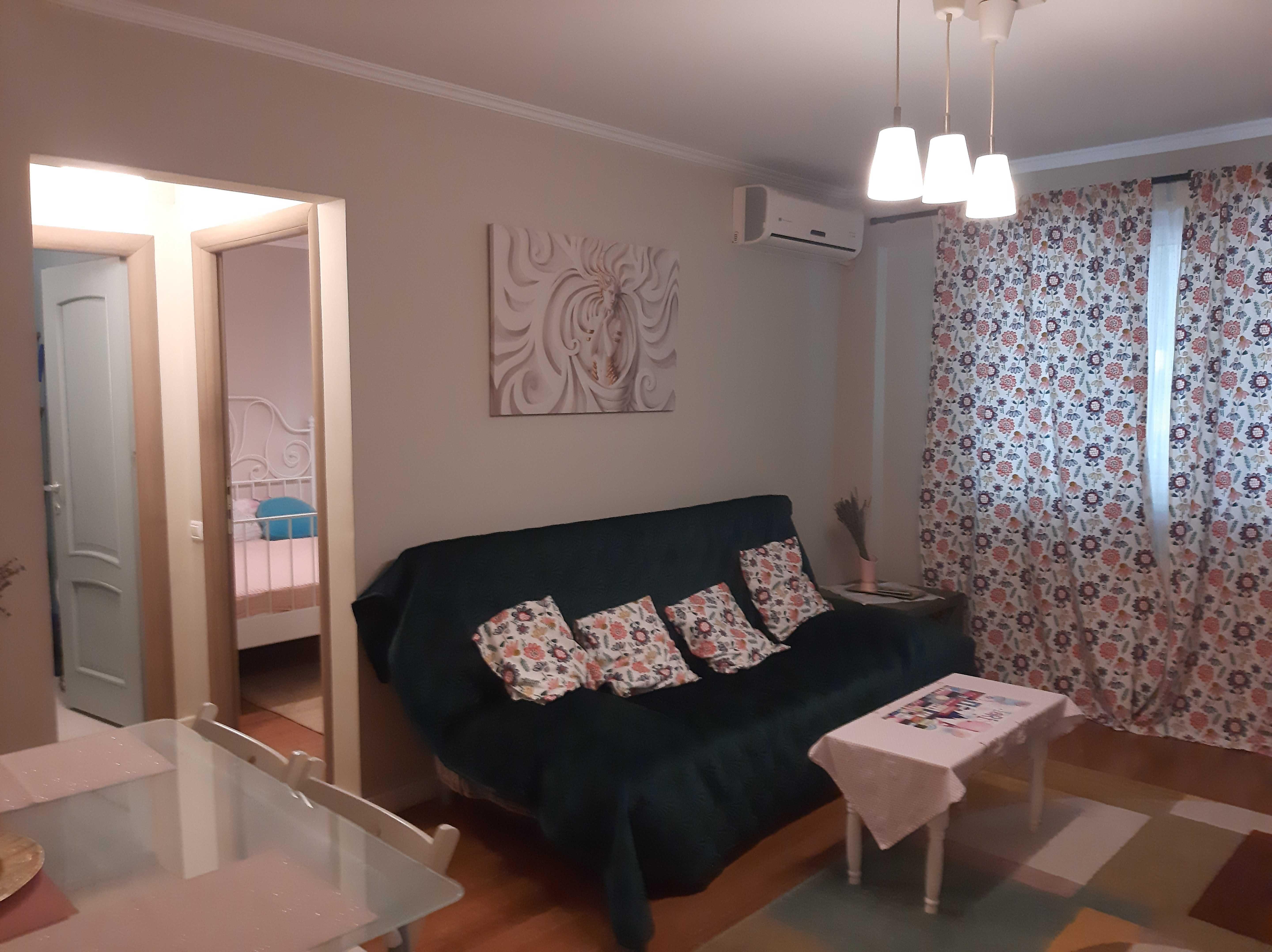 {Poprietar}, Apartament Lux, Ultracentral