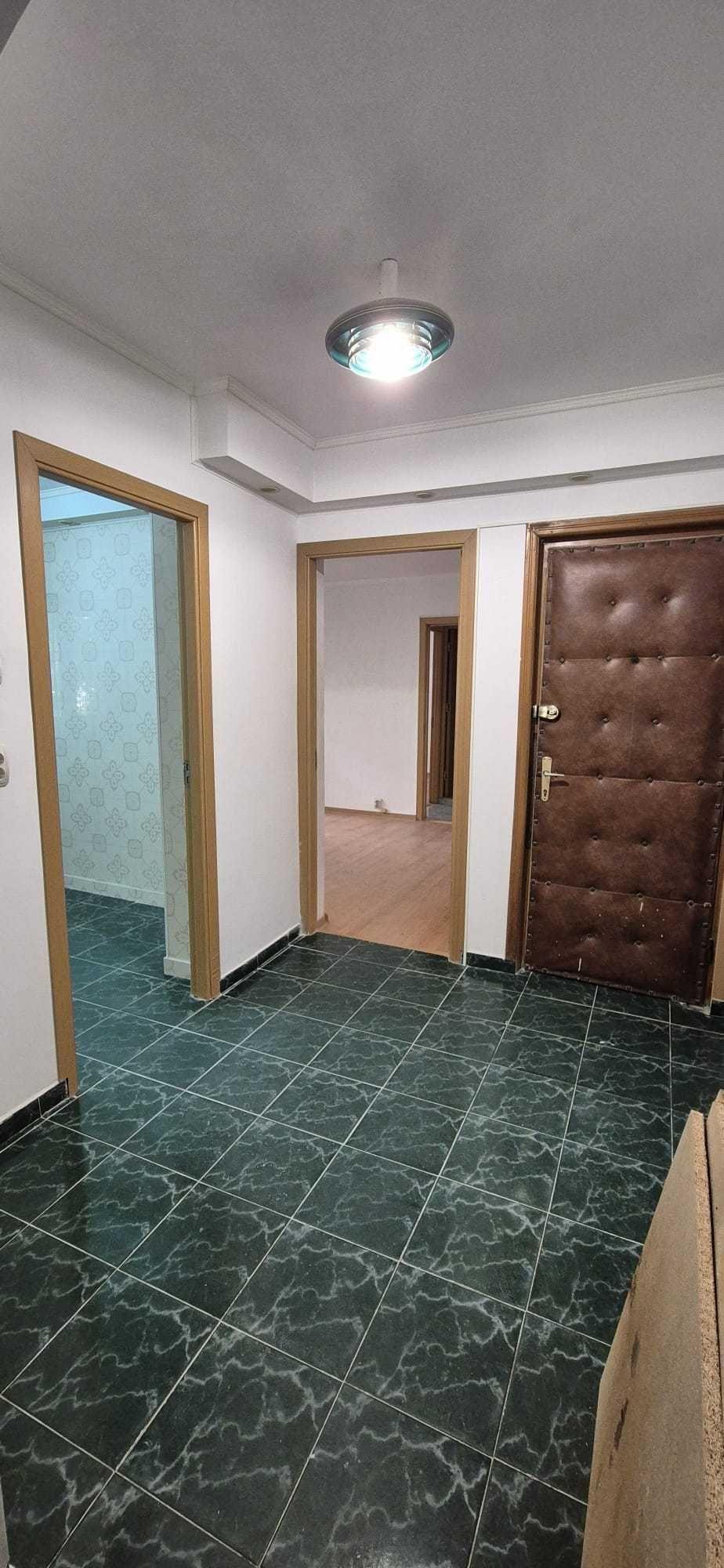 Vanzare apartament 4 camere - imagine 1