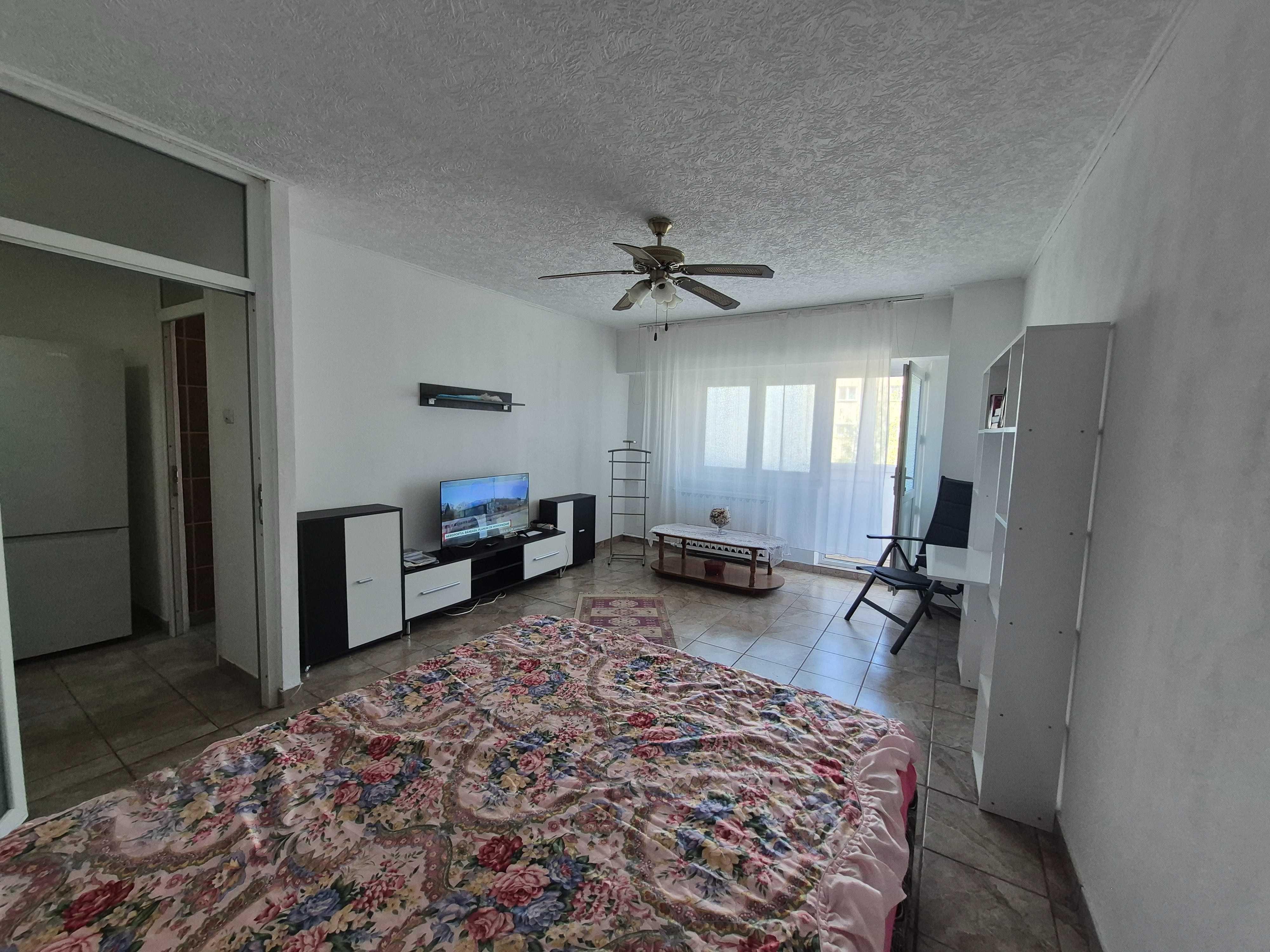Garsoniera 42 mp,balcon spatios,5 min metrou Mihai Bravu,5 min Mall Vitan