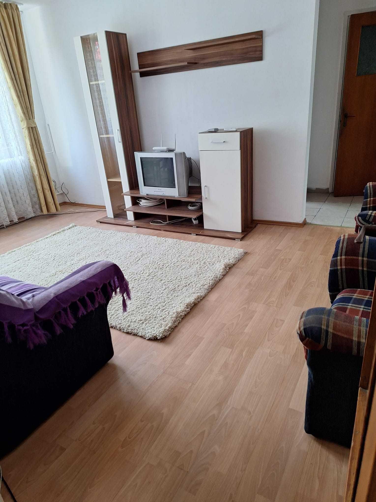 3 camere Titan-piața Trapezului lângă metrou