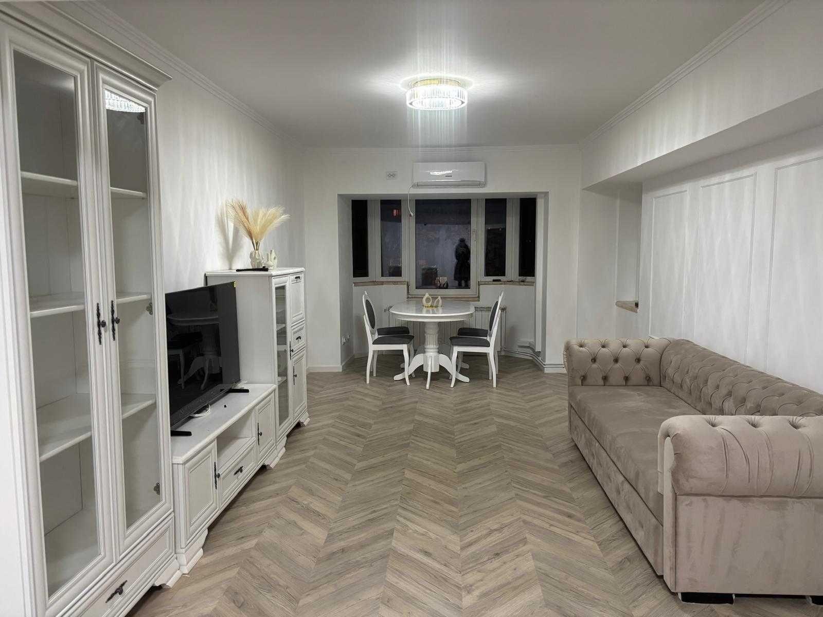 3 camere 92mp, Unirii 78 - Alba Iulia, recent renovat, prima inchiriere, centrala termica, vedere libera spre blvd