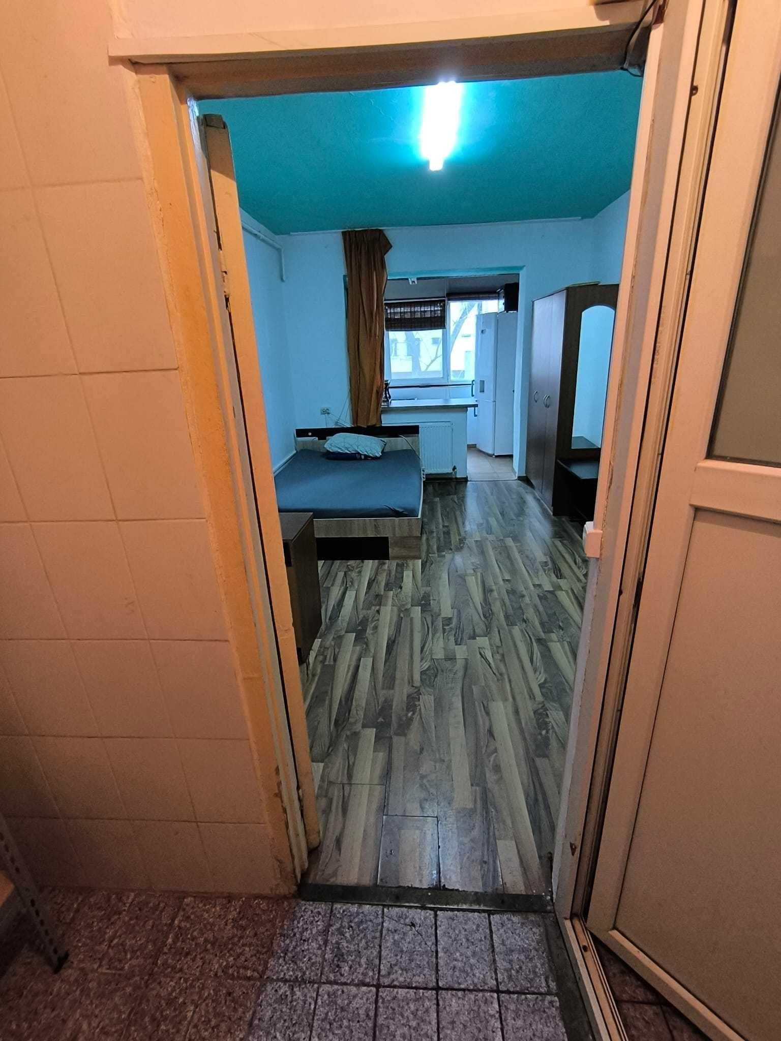 Garsoniera metrou Aparatorii Patriei