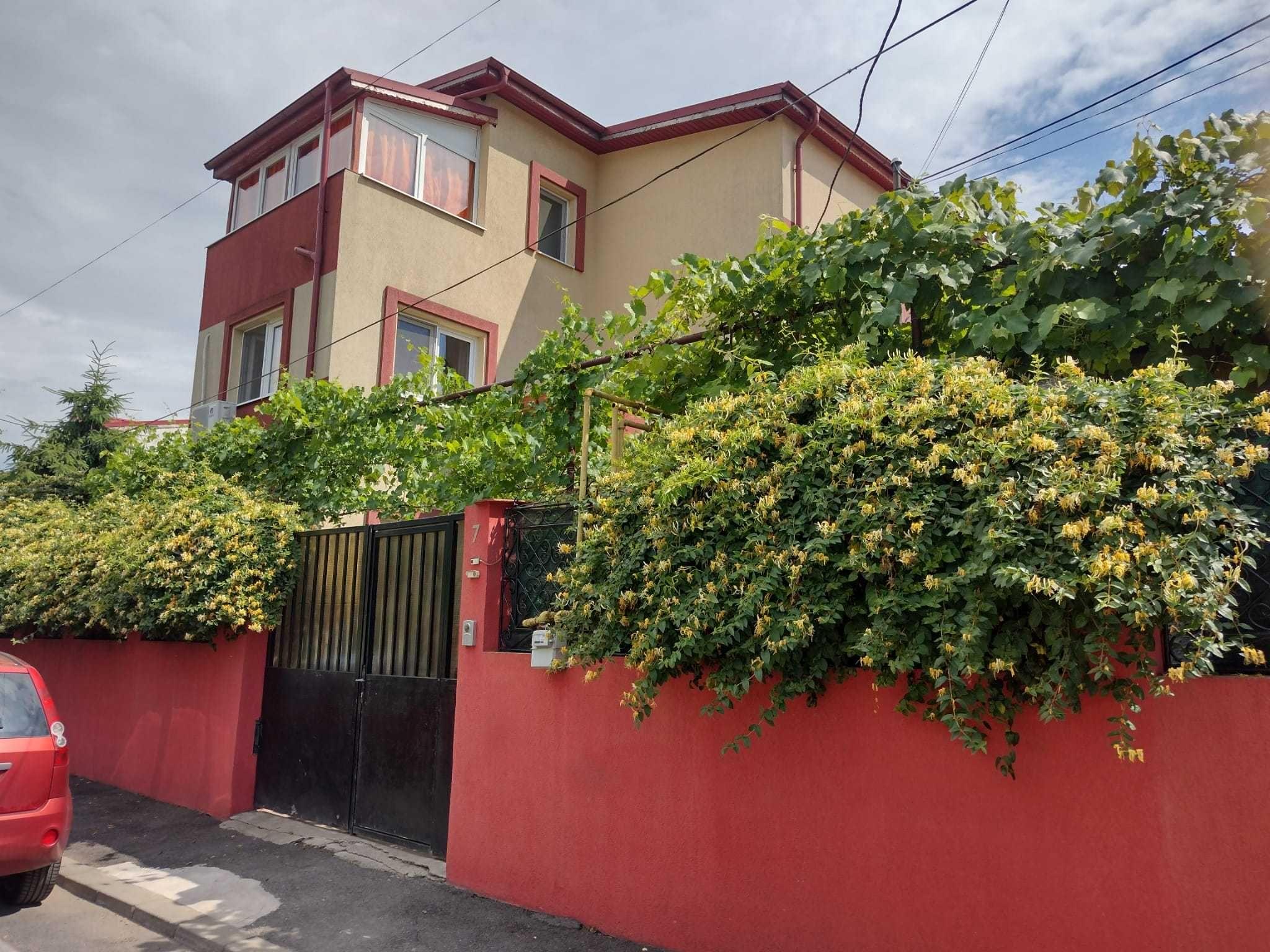 garsoniera de inchiriat Rahova- Teius