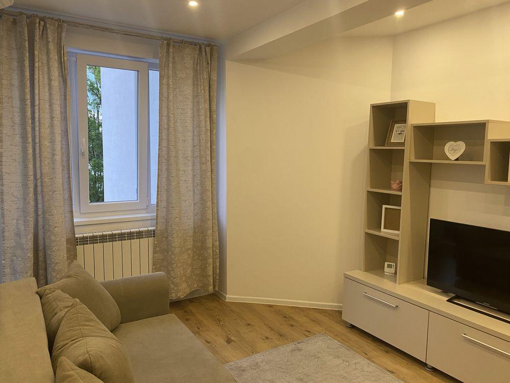 Inchiriez apartament 2 camere, complet mobilat si utilat, New Residence, str. Cooperativei, cu boxa pentru depozitare