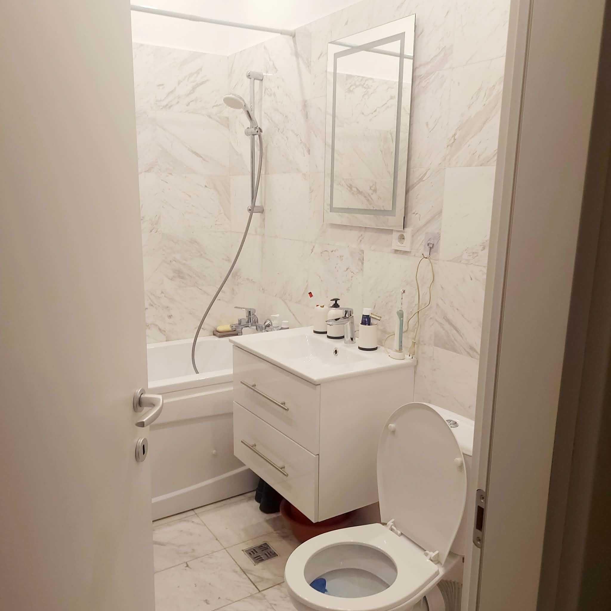 Vand garsonieră mobilată sector 6, direct proprietar