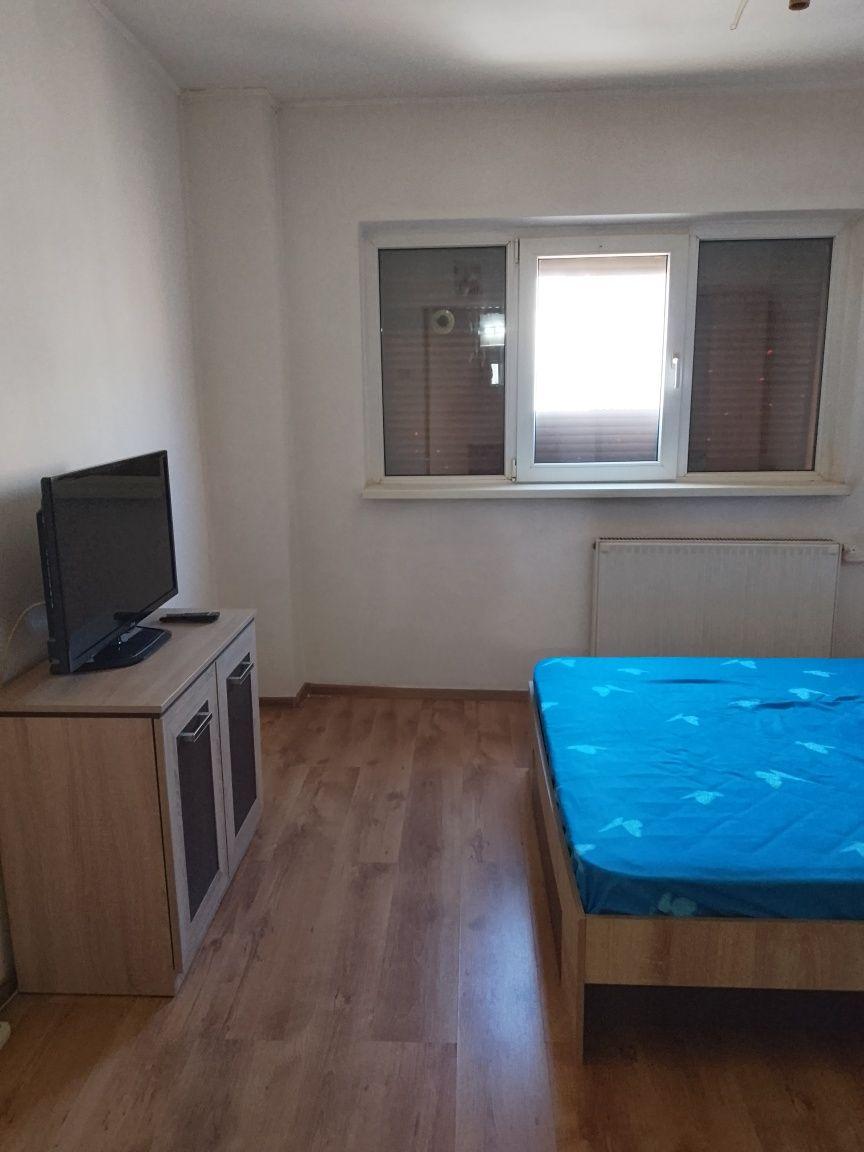 Vand apartament 2 camere,zona Gorjului