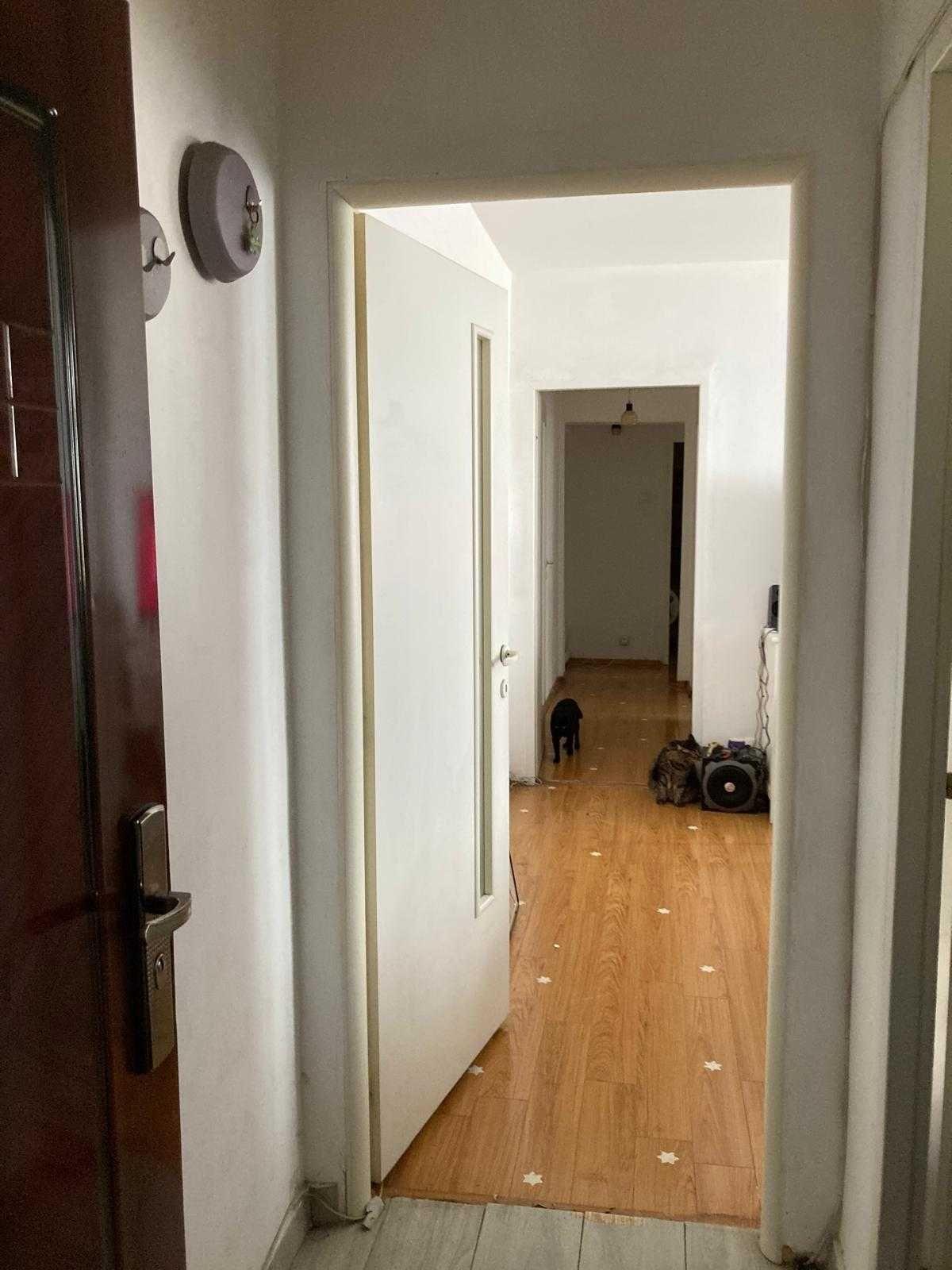 Apartament 4 camere de vânzare – Drumul Taberei, aproape de parc și metrou
