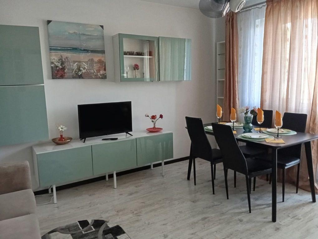 Închiriez apartament 3 camere