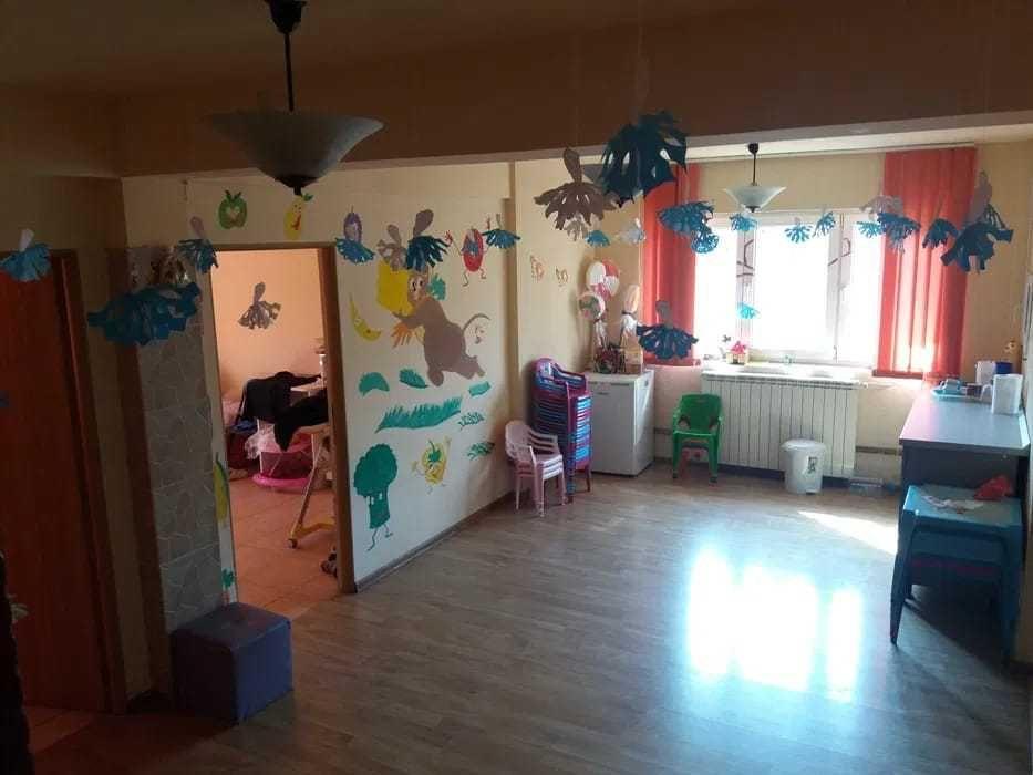 Vilă 9 camere, 280 mp utili, zonă liniștită pentru diverse activități - imagine 1