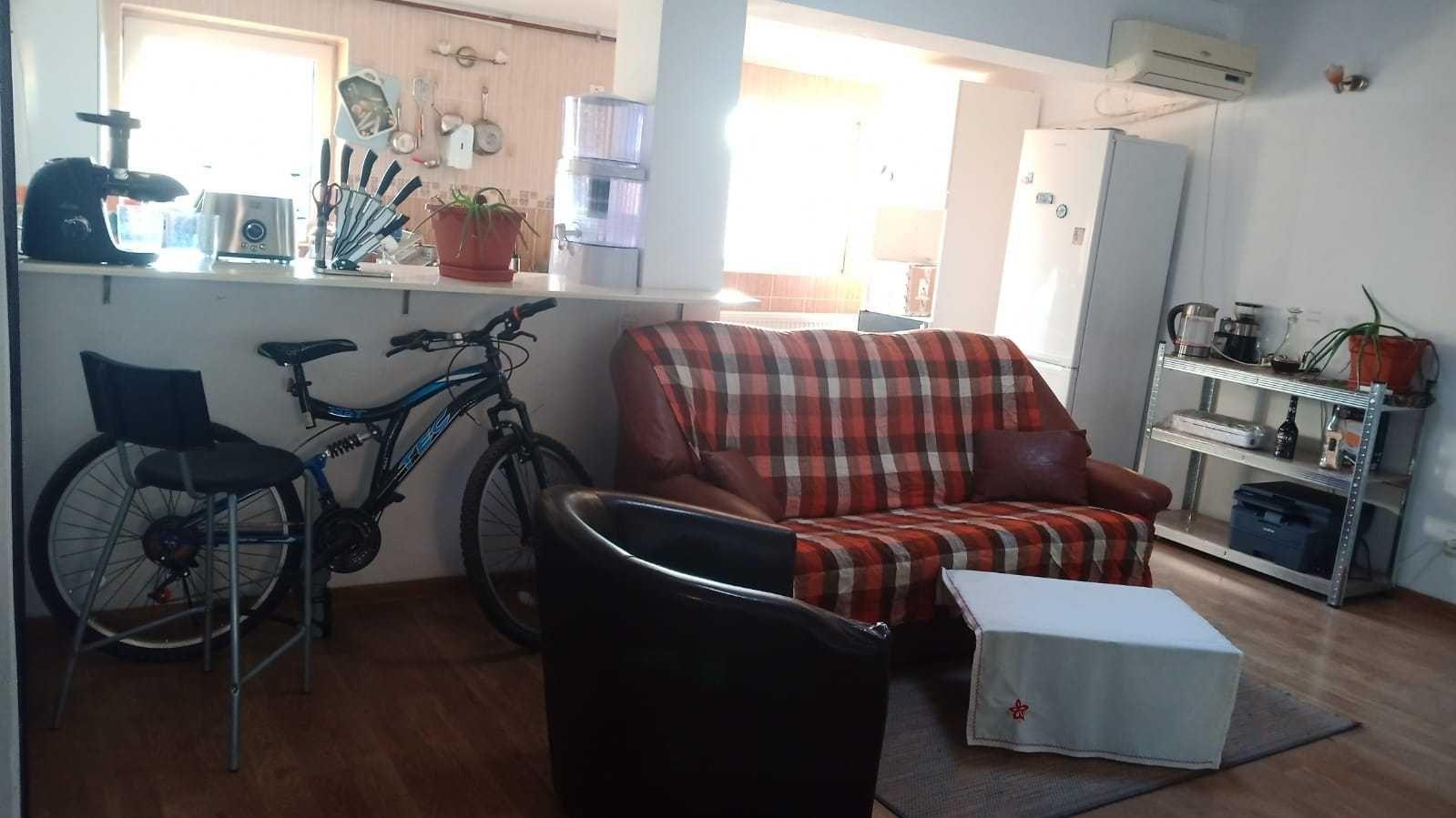 Apartament mare in vila cu curte/parcare - imagine 1