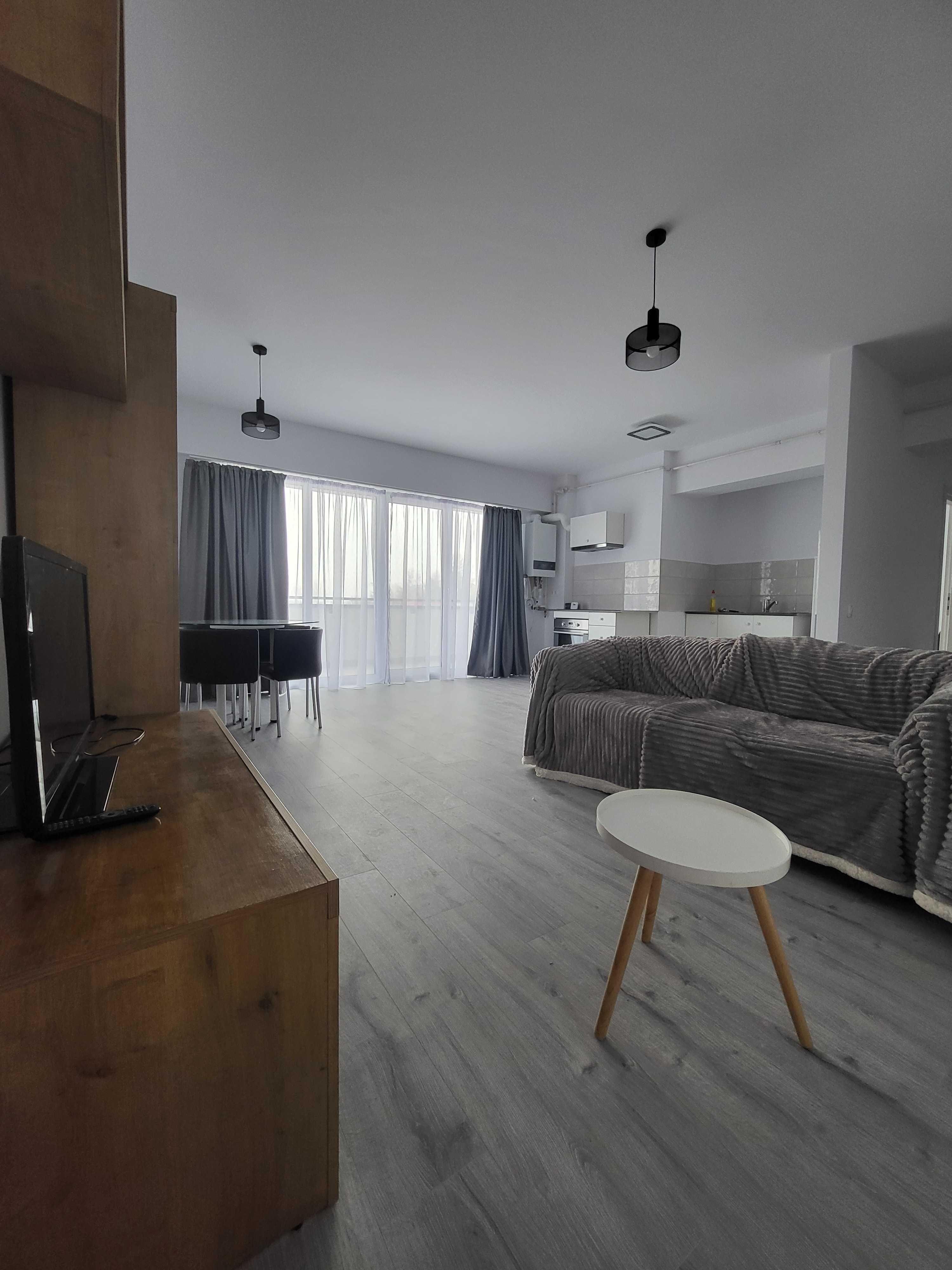 inchiriez apartament 2 camere ultracentral