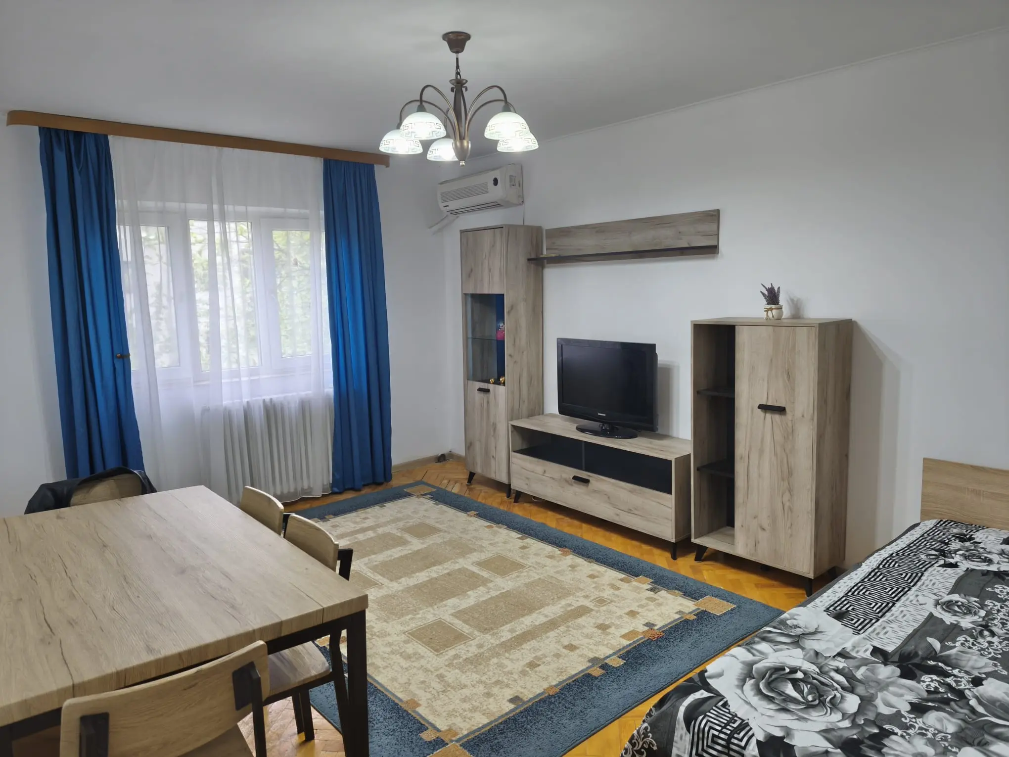 🏡 Proprietar închiriez apartament 3 camere decomandat, spațios, 78mp, în Iasi, Nicolina 2 (prima stație din Podu-Roș, pe str Magurei)