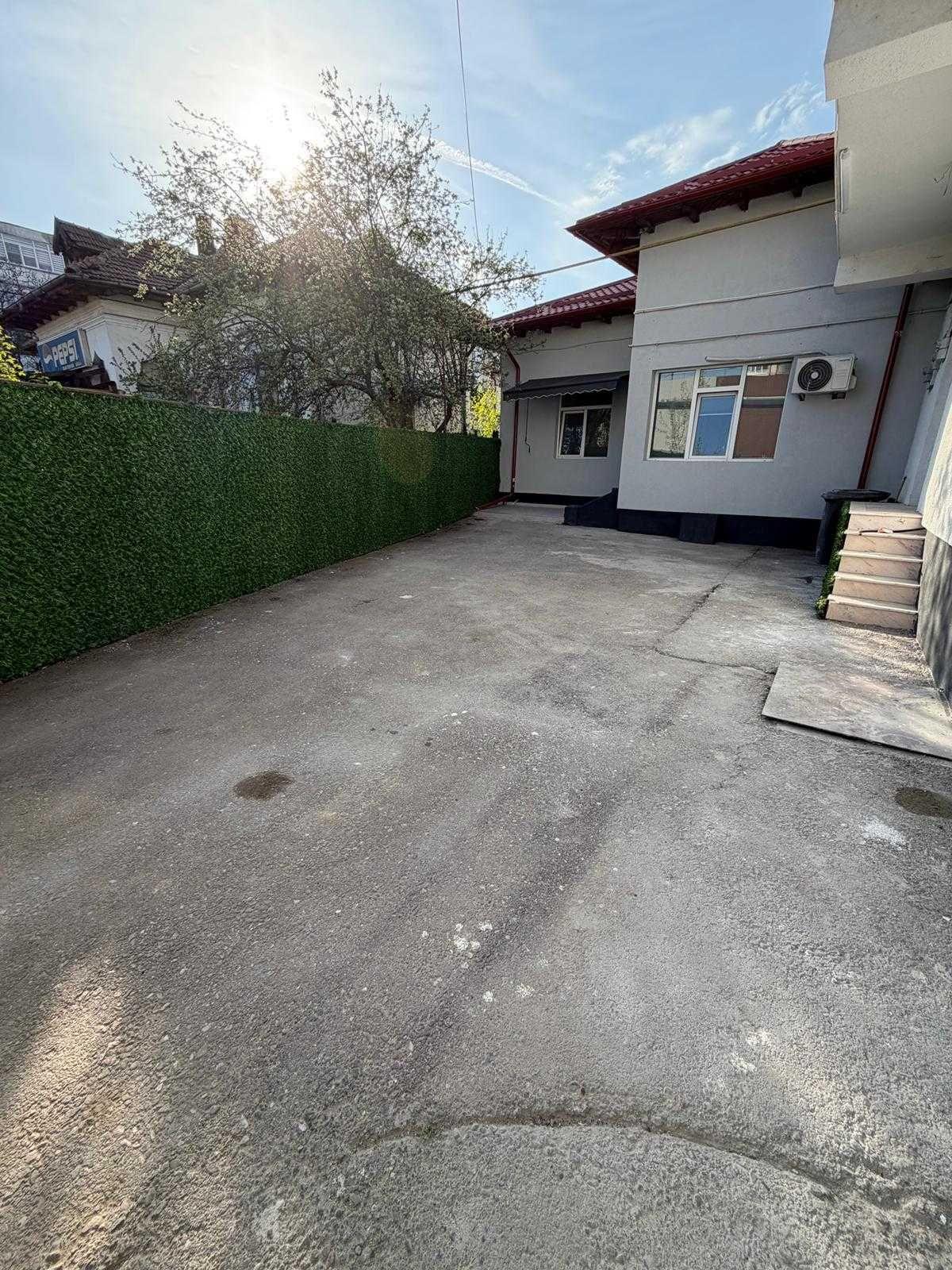 Inchiriez spatiu + curte interioara - Piata Traian - imagine 1