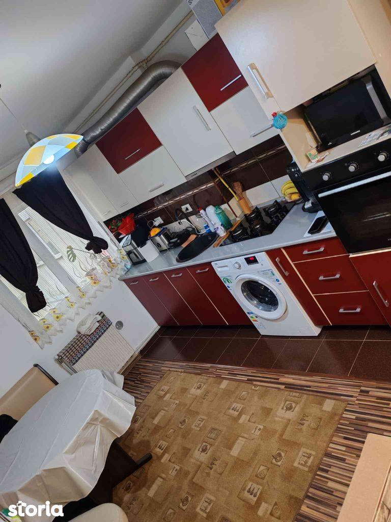 Vând apartament 2 camere-str. Bucovinei - imagine 1