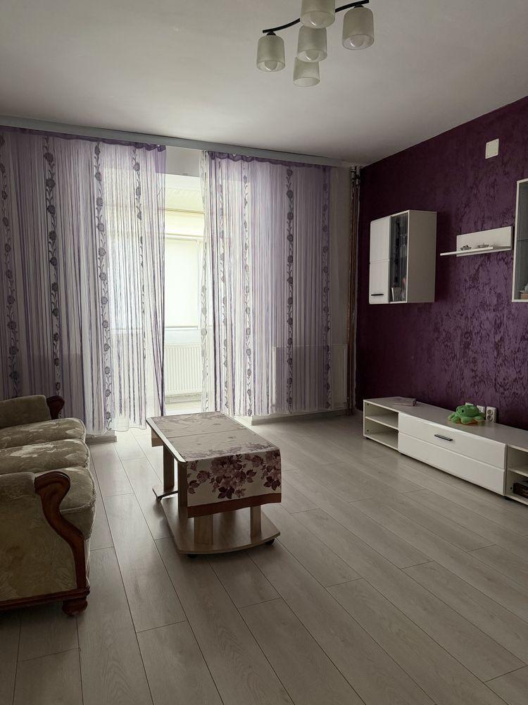 Inchiriez apartament 3 camere
