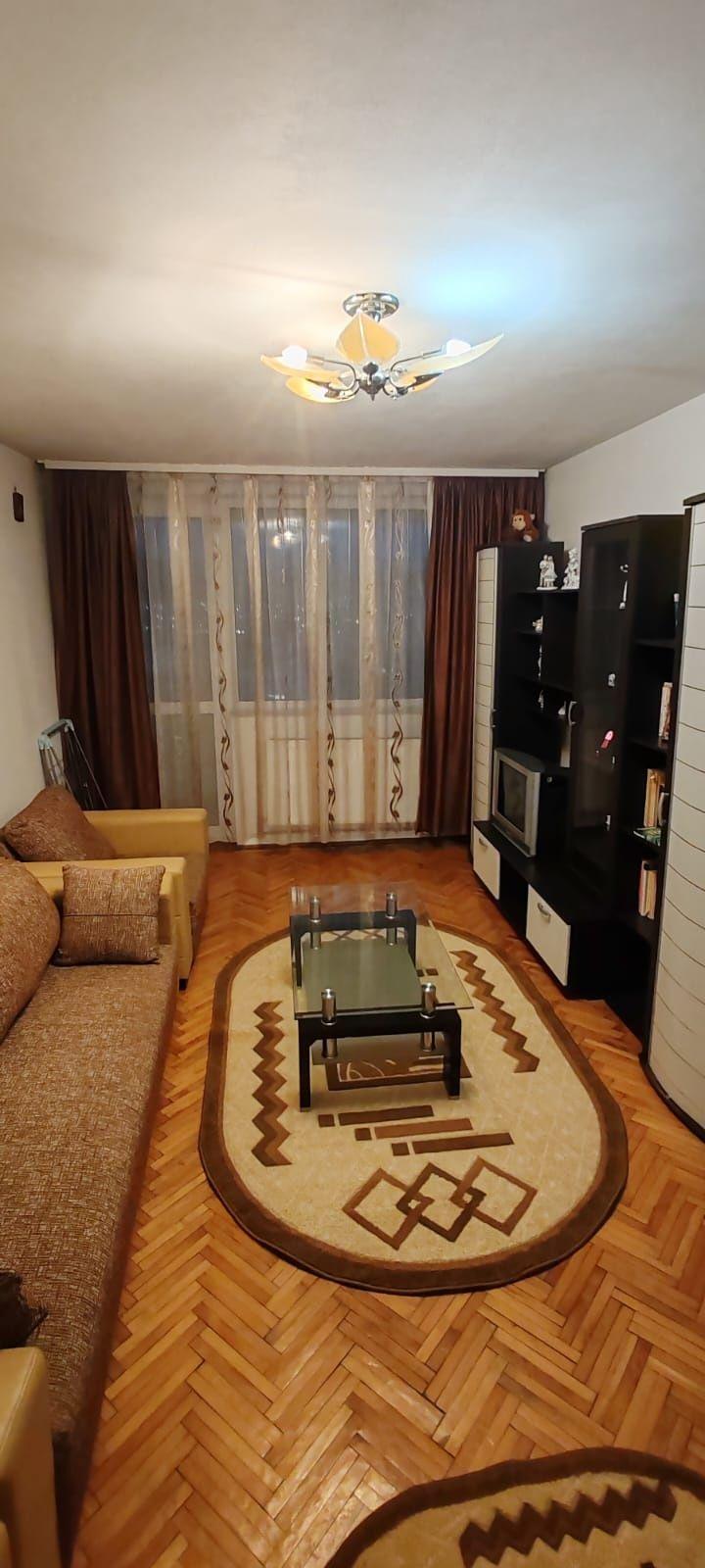 Închiriez apartament 2 camere - imagine 1