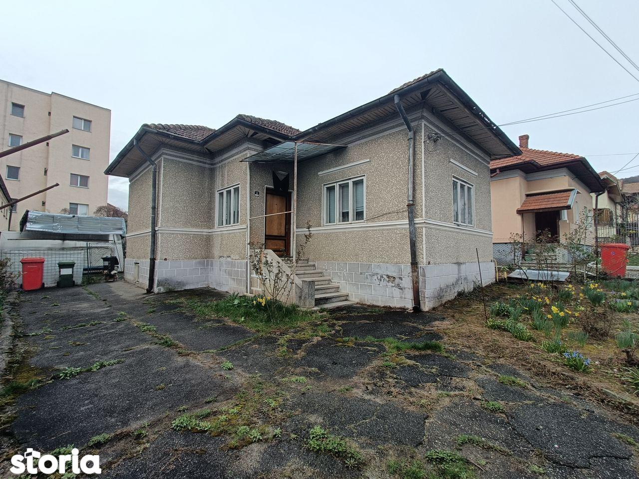 Proprietar vând teren 532 mp cu casă zonă centrală Rm. Vâlcea (zona A) - imagine 1