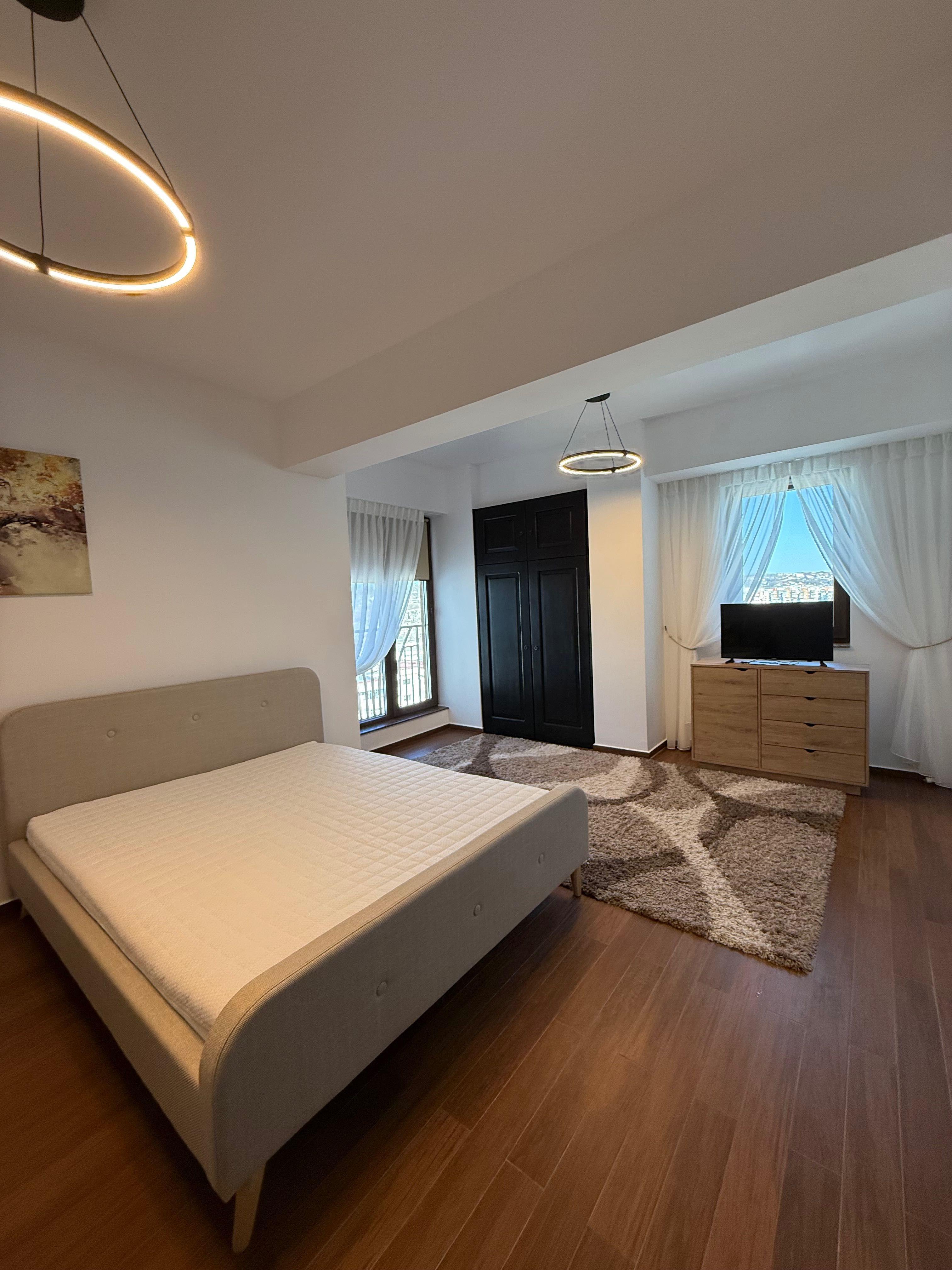 Închiriez apartament cu 1 cameră