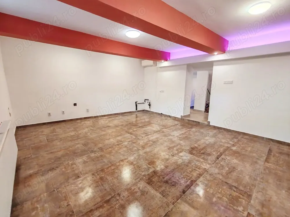 PF, vând acest apartament generos in Piata Mihai Viteazu