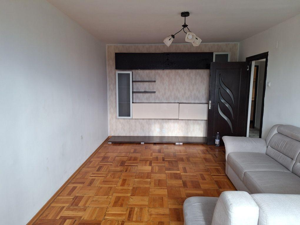 Inchiriez Apartament 3 camere etaj 8 cu lift zona Garii