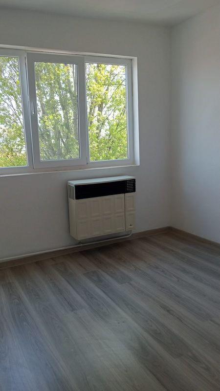 Vand camera de camin/garsoniera Buzau,cu baie,bdul Aurel Vlaicu,bloc Triton