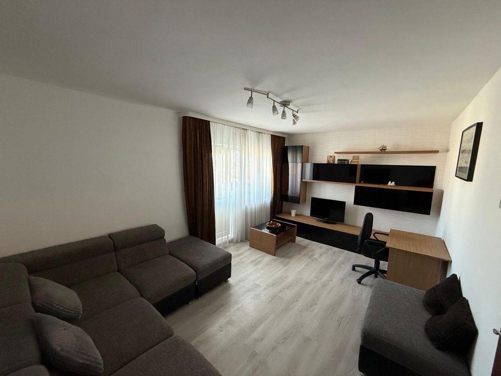 Apartament 3 camere de inchiriat