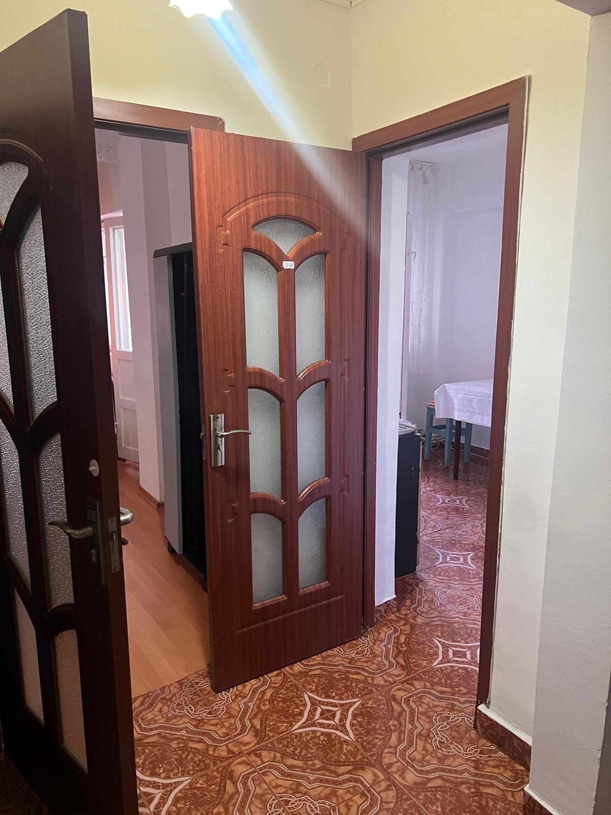 Proprietar Apartament 2 camere decomandate  zona Mioritei