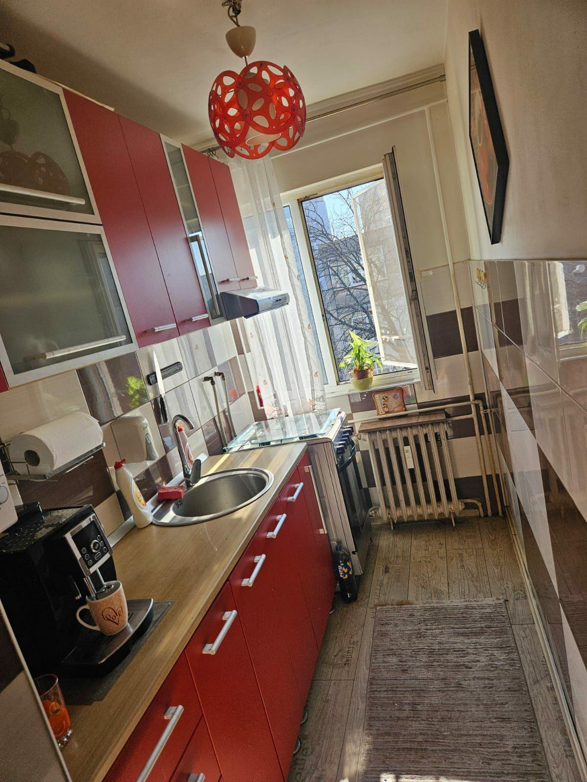 vand apartament 2 camere