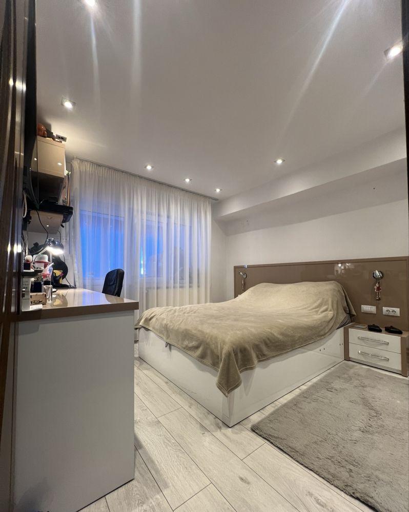 Vand apartament 3 camere Parcul Catedralei