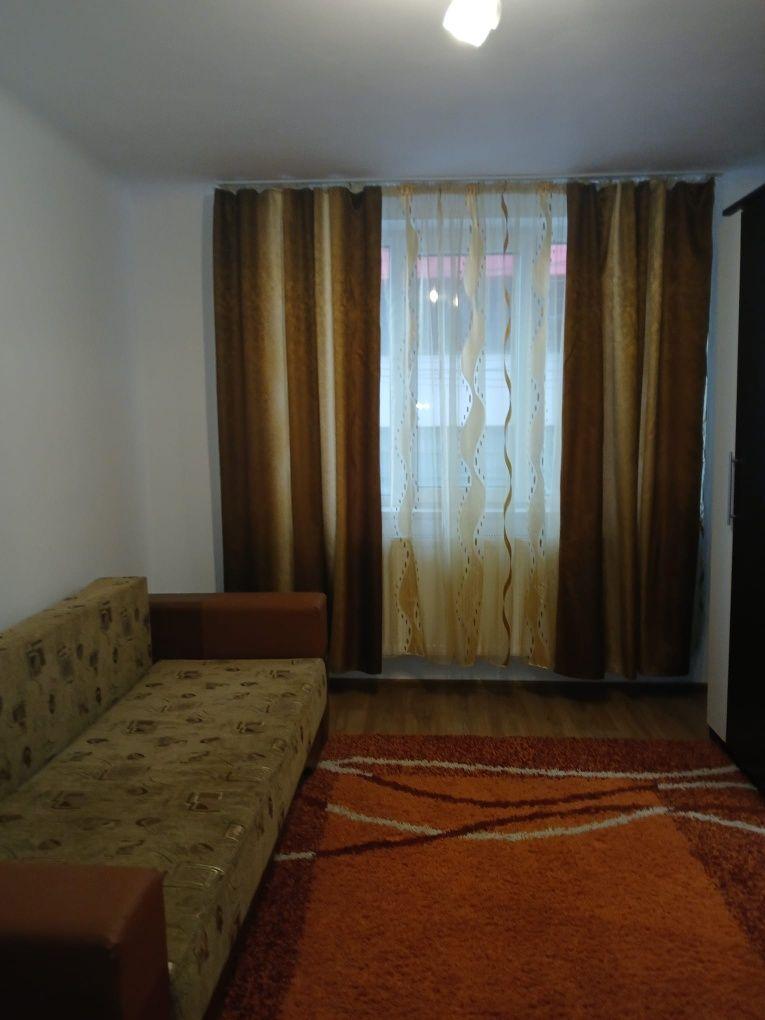 Închiriez apartament 2 camere nedecomandate - imagine 1