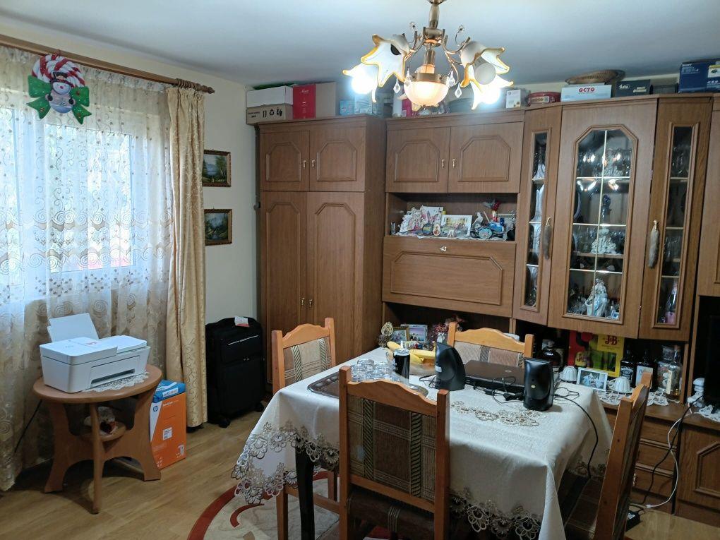 Casă  la sosea ( toate condițiile )+ teren deschidere 50 ml la asfalt
