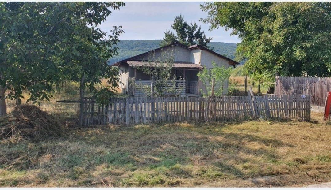 Casa de vanzare la doar 10km de Bacau (Hemeius)