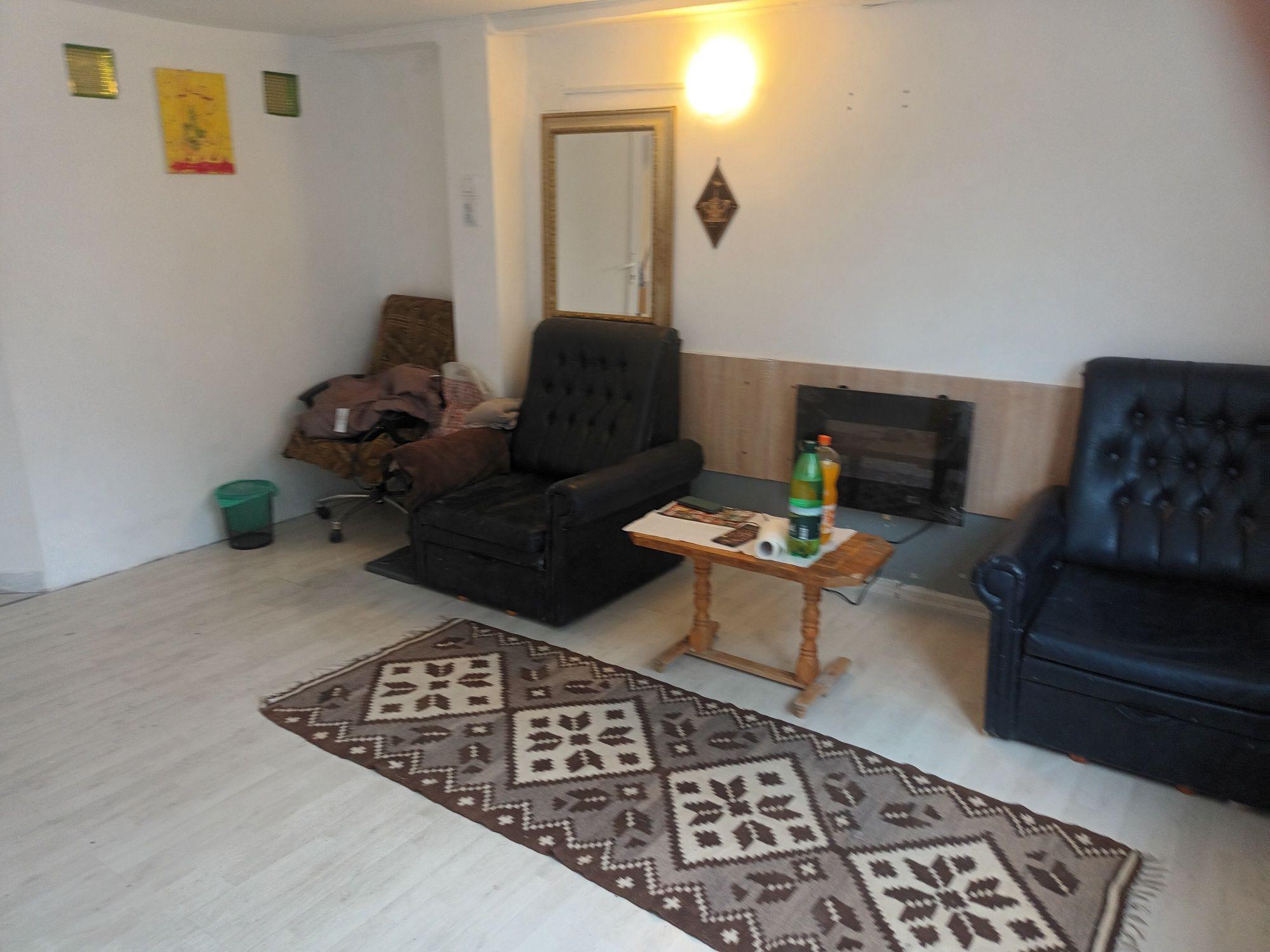 spatiu comercial stradal - zona 0 - 36 mp - IEFTIN , e Criza