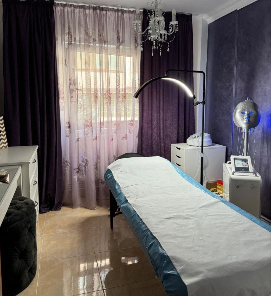Posturi de lucru în salon | Cameră de cosmetică - imagine 1