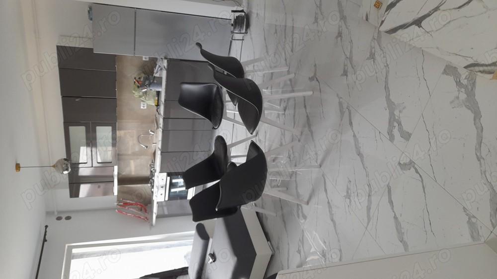 Vând apartament 3 camere Floresti