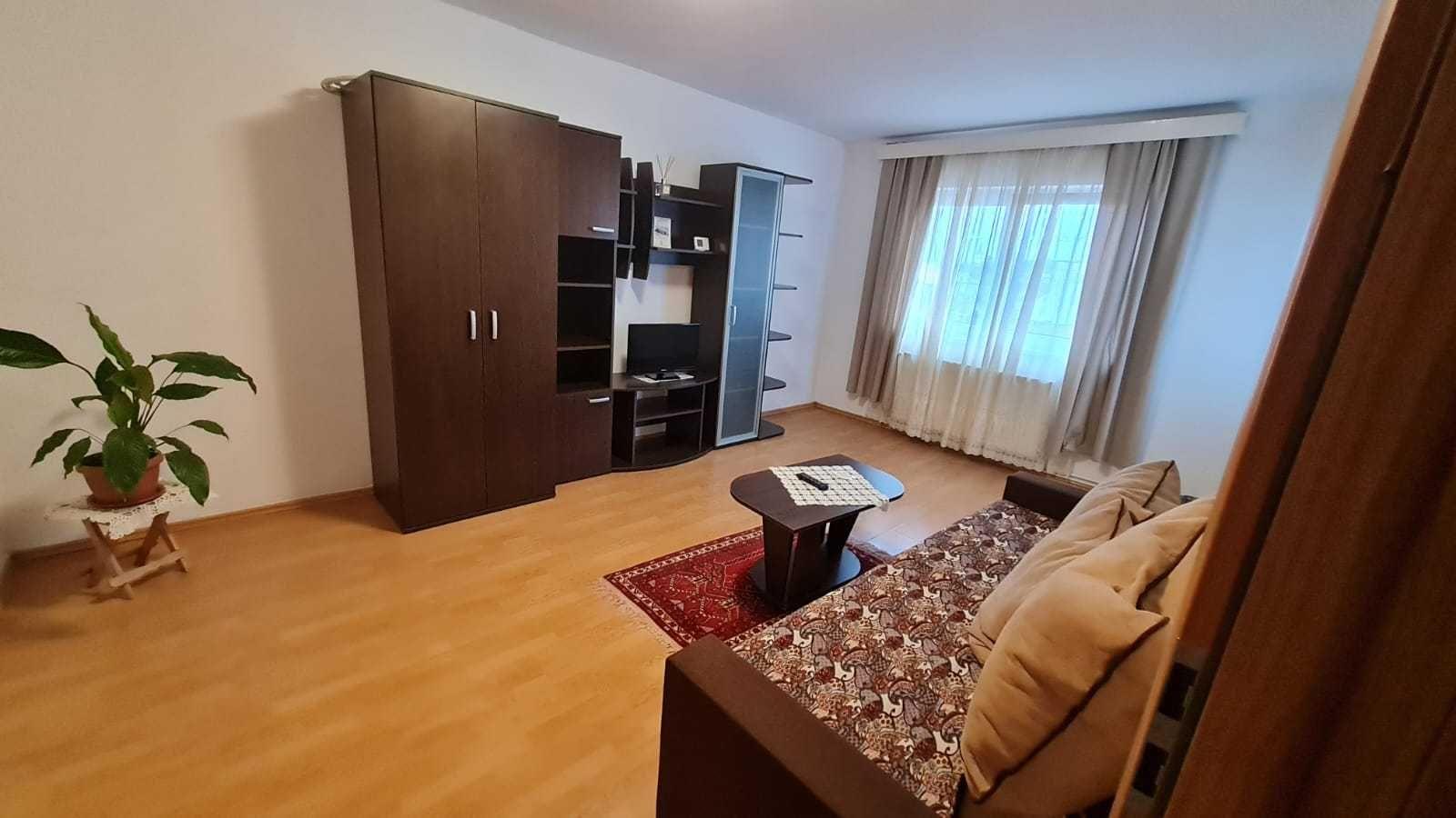 PRORIETAR,inchiriez ap.2 camere decomandat,carier Strand I